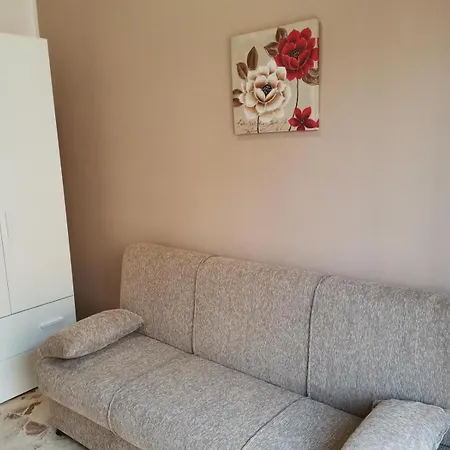 La Vie Est Belle בלסטראטה